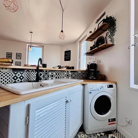 N1 Superbe A 2 Pas De La *