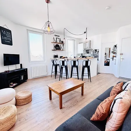 N1 Superbe A 2 Pas De La *